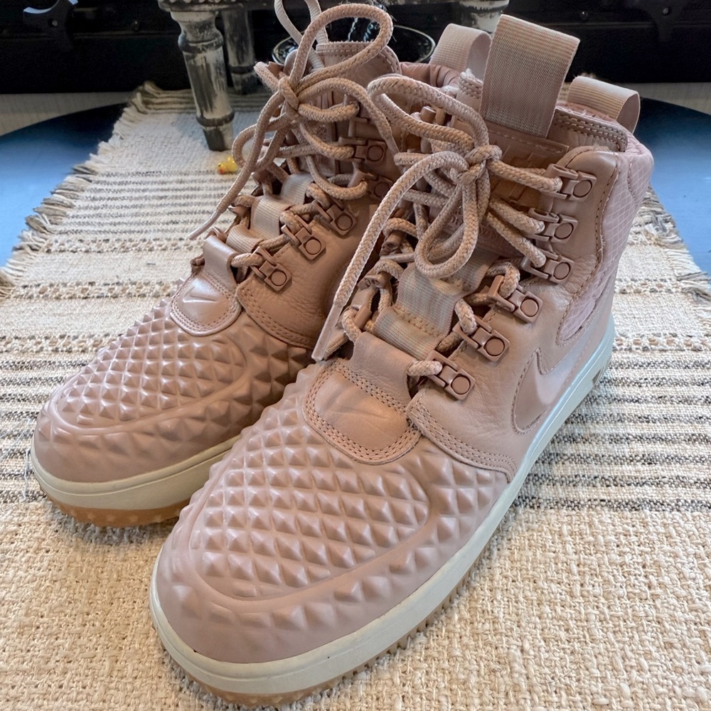 Nike Women’s Lunar Force 1 Duckboot